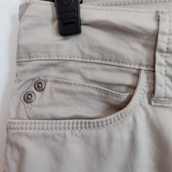 Ladies Petite SZ 2P Khaki NYDJ Five-Pocket Jean - Picture 3 of 5
